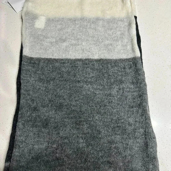 Minicucci infinity scarf mohair and wool blend gray and ivory - Picture 3 of 10